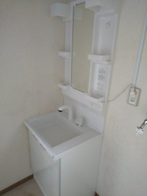 【洗面所】 | 五十目山町貸家 | 新しい洗面化粧台に交換しました
