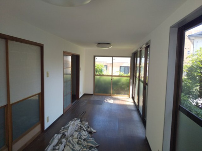 【居間・リビング】 | 五十目山町貸家 | 広縁の壁・天井のリフォームが終わりました