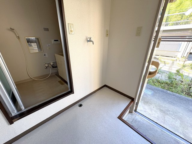 峰ハイツの玄関