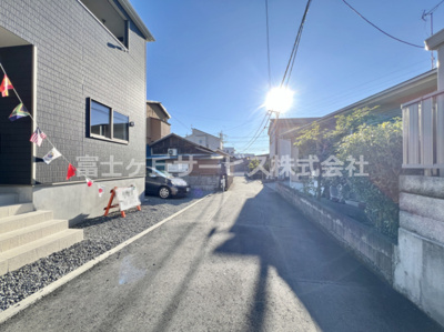 【前面道路含む現地写真】 | 富士市伝法 19期 新築一戸建て | 前面道路含む現地写真です