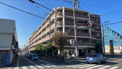 【外観】 | アンビシャス柏 | 柏駅徒歩９分の立地　2006年築の分譲マンションです。