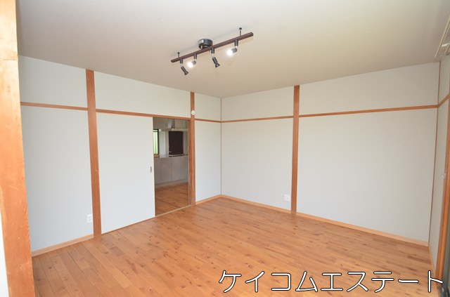 通谷フラットハウスの洋室|主寝室　洋室8帖