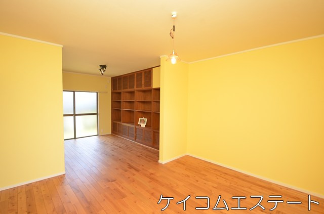 通谷フラットハウスの洋室