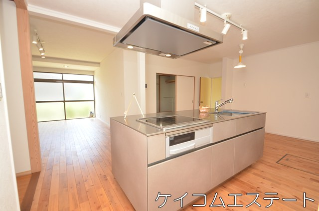 通谷フラットハウスのキッチン