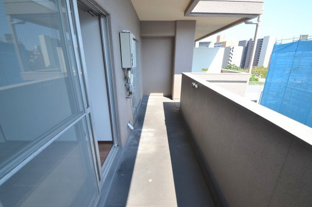 横川ラックビルのバルコニー