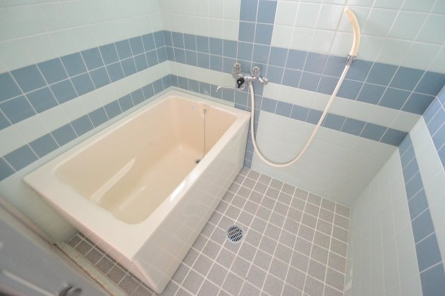 横川ラックビルの浴室