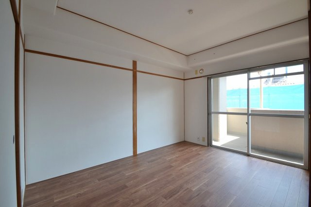 横川ラックビルの内装