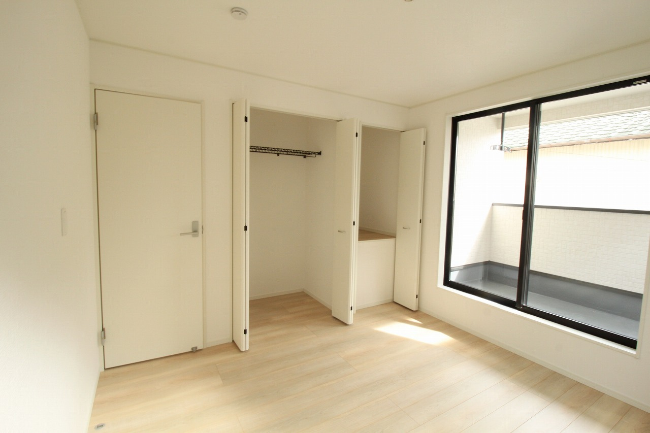 高知市旭天神町第1　1号棟　（全2区画）の収納|2Ｆ　南の部屋　6.1帖