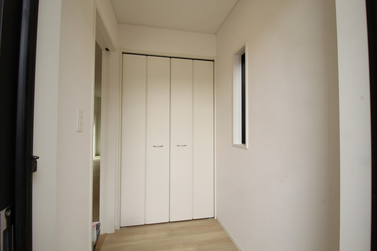 高知市旭天神町第1　1号棟　（全2区画）の収納|玄関収納