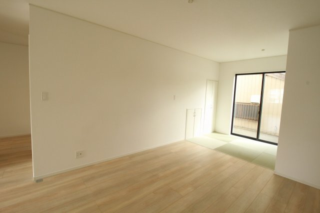 高知市旭天神町第1　1号棟　（全2区画）の居間・リビング|ＬＤＫ　20.0帖（タタミコーナー3.5帖　含）