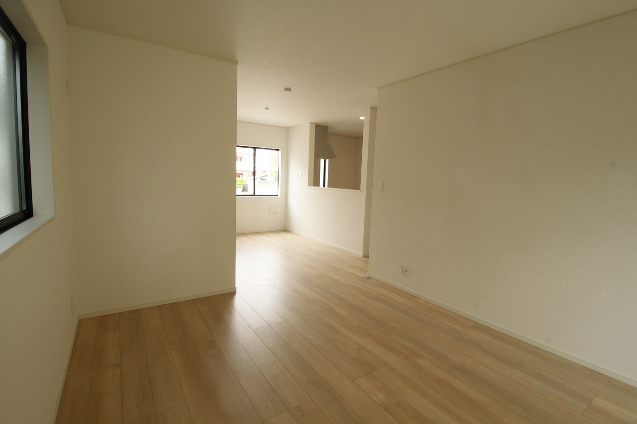 高知市旭天神町第1　1号棟　（全2区画）の居間・リビング|ＬＤＫ　20.0帖（タタミコーナー3.5帖　含）