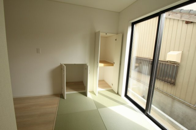 高知市旭天神町第1　1号棟　（全2区画）の居間・リビング|ＬＤＫ　20.0帖（タタミコーナー3.5帖　含）