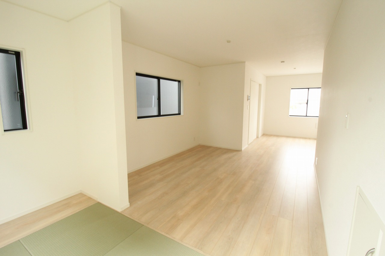 高知市旭天神町第1　1号棟　（全2区画）の居間・リビング|ＬＤＫ　20.0帖（タタミコーナー3.5帖　含）