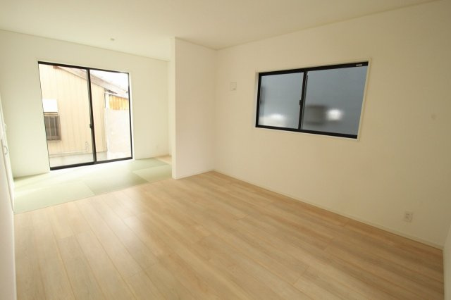 高知市旭天神町第1　1号棟　（全2区画）の居間・リビング|ＬＤＫ　20.0帖（タタミコーナー3.5帖　含）