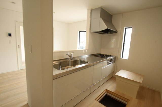 高知市旭天神町第1　1号棟　（全2区画）のキッチン|システムキッチン