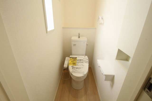 高知市旭天神町第1　1号棟　（全2区画）のトイレ|2Ｆ