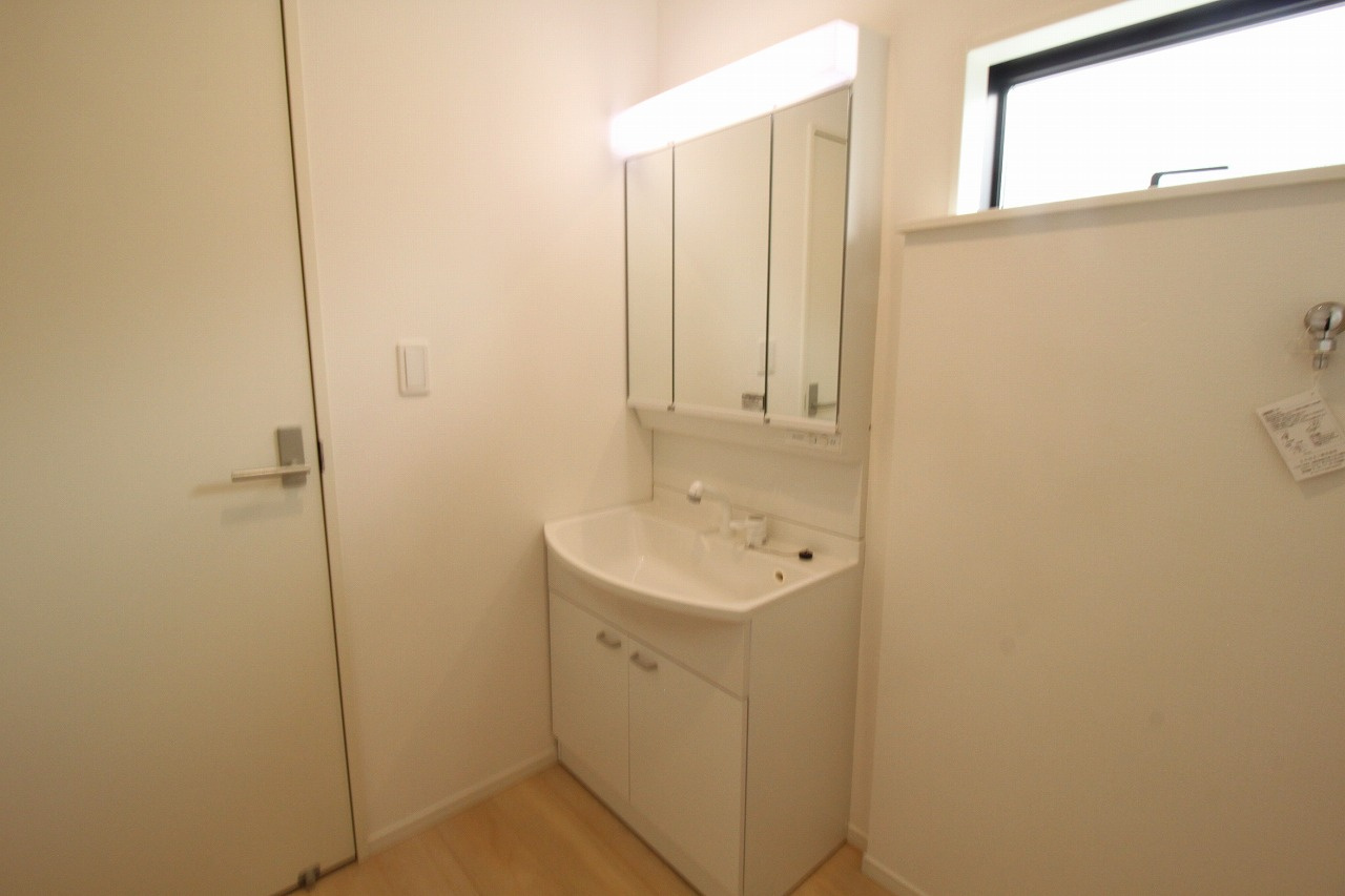 高知市旭天神町第1　1号棟　（全2区画）の独立洗面台