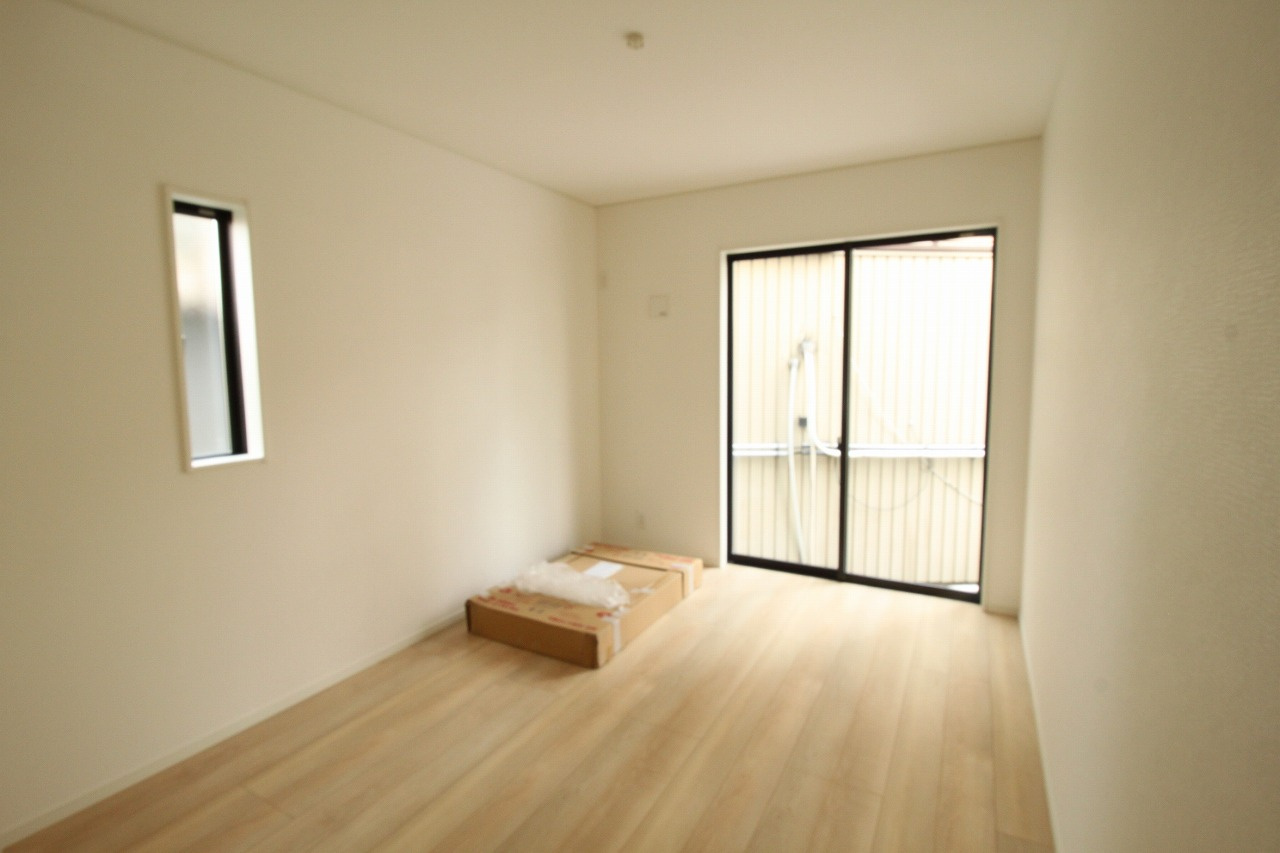 旭天神町第1　2号棟　2Fリビング（全2区画）の洋室|1Ｆ　南の部屋　6.5帖