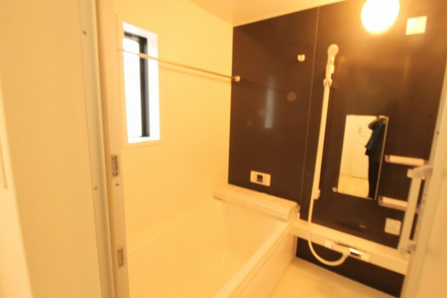 旭天神町第1　2号棟　2Fリビング（全2区画）の浴室