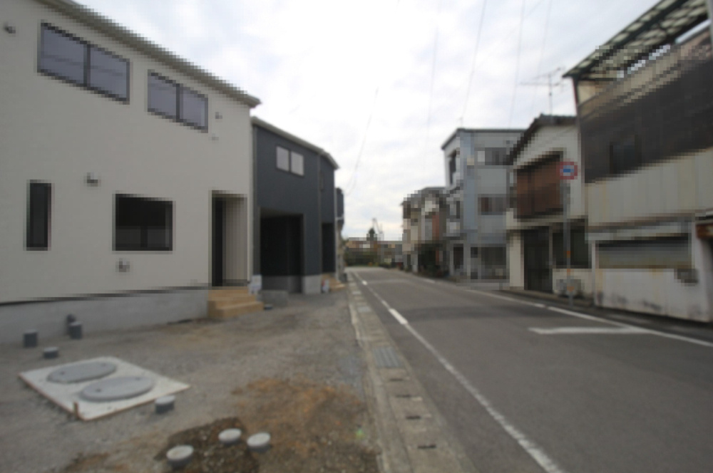 旭天神町第1　2号棟　2Fリビング（全2区画）の前面道路含む現地写真