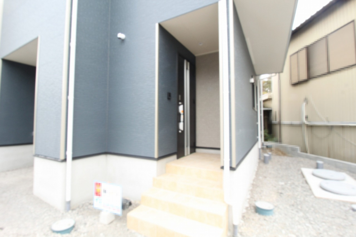 旭天神町第1　2号棟　2Fリビング（全2区画）の玄関