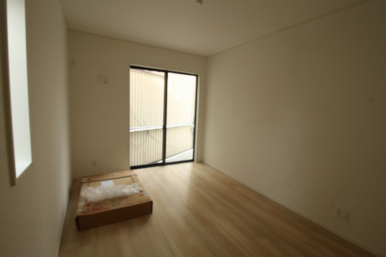 旭天神町第1　2号棟　2Fリビング（全2区画）の洋室|1Ｆ　南の部屋　6.5帖