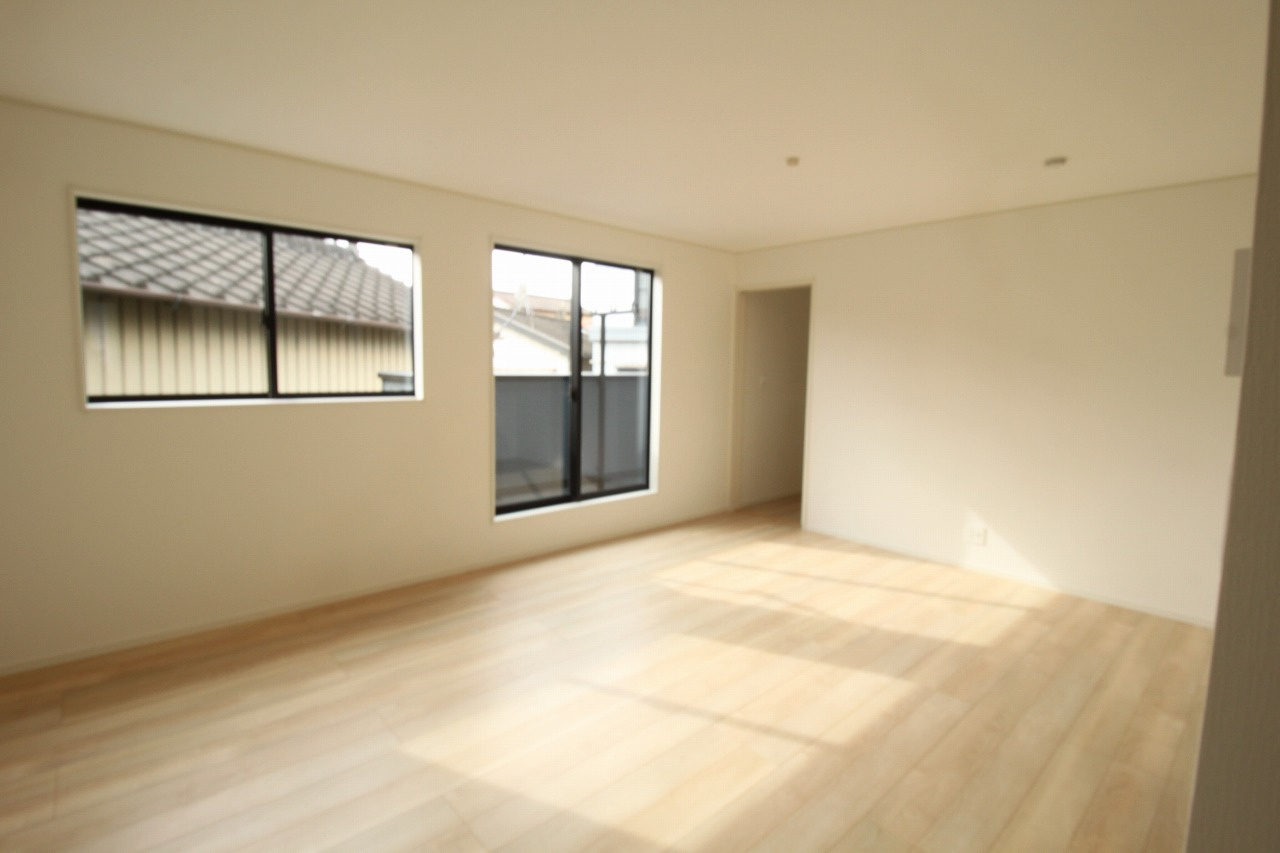 旭天神町第1　2号棟　2Fリビング（全2区画）の居間・リビング|2Ｆ　ＬＤＫ　15.7帖