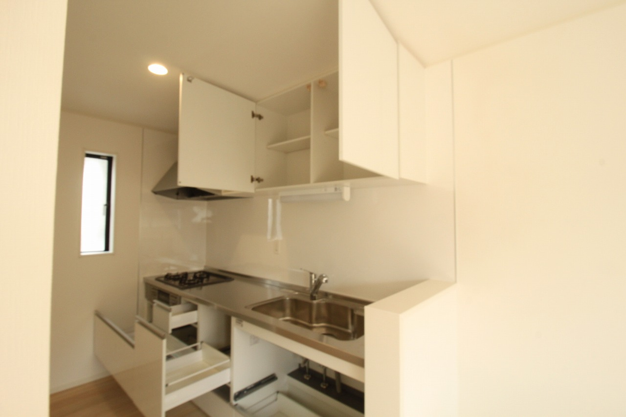 旭天神町第1　2号棟　2Fリビング（全2区画）のキッチン|収納