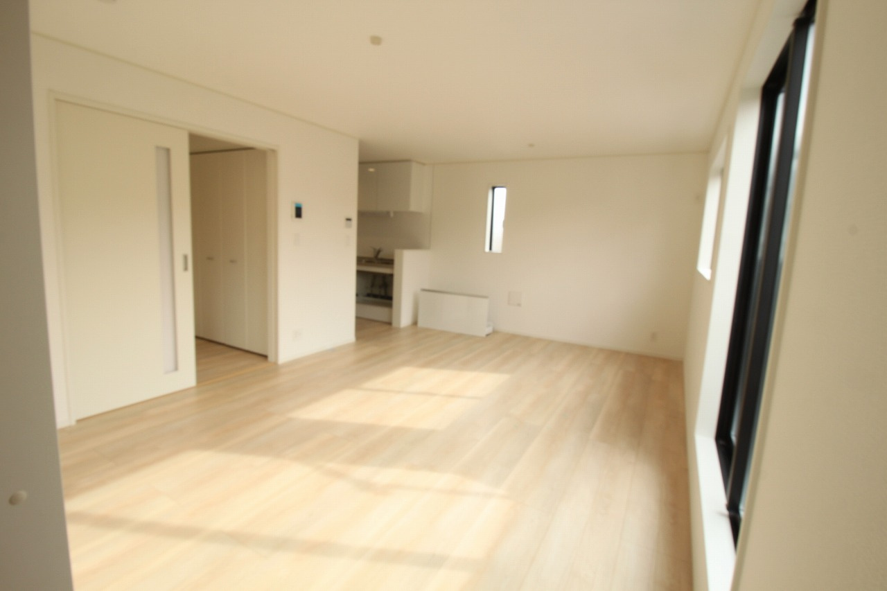 旭天神町第1　2号棟　2Fリビング（全2区画）の居間・リビング|2Ｆ　ＬＤＫ　15.7帖