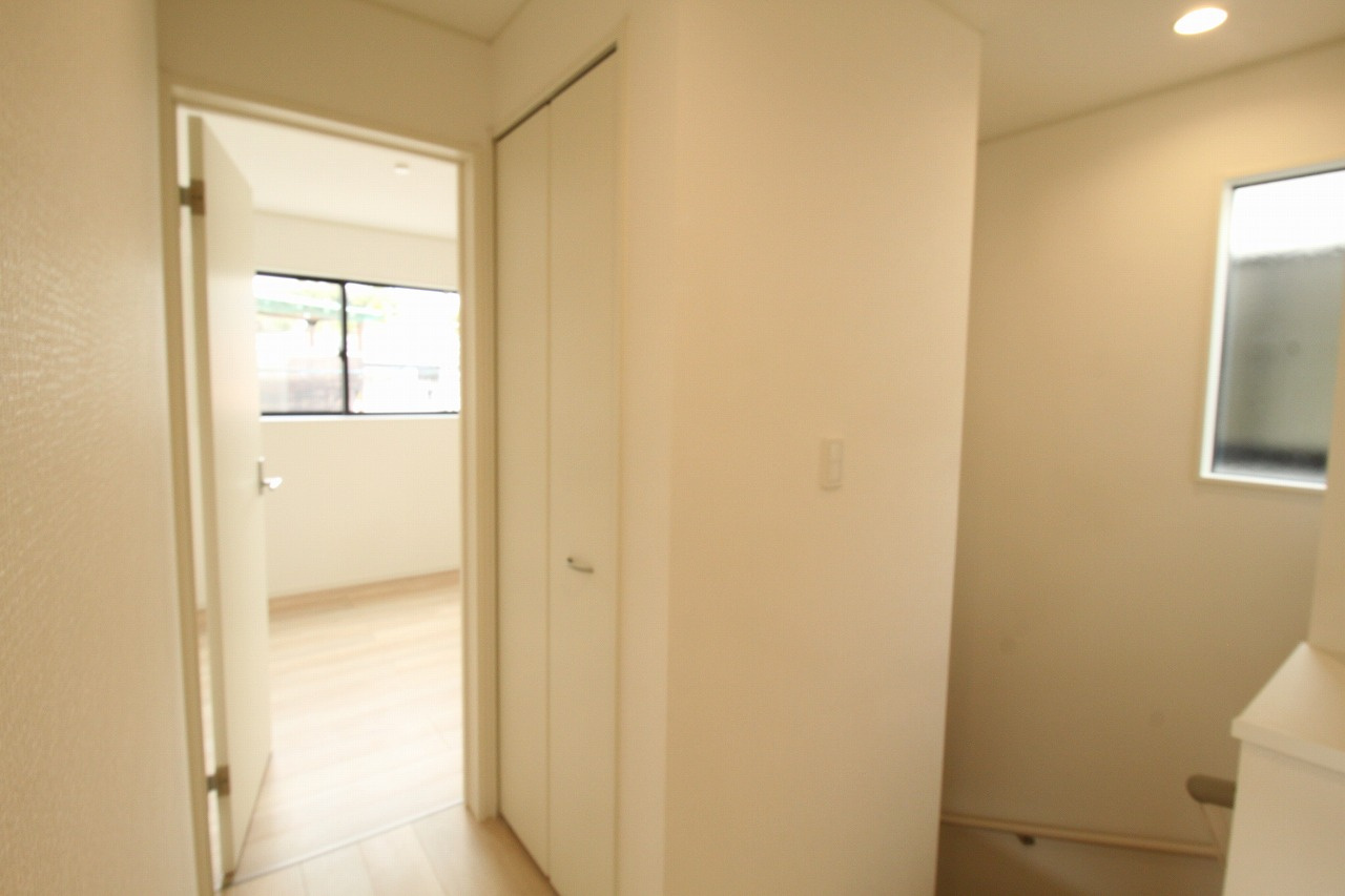 旭天神町第1　2号棟　2Fリビング（全2区画）の収納|2Ｆ　ホール