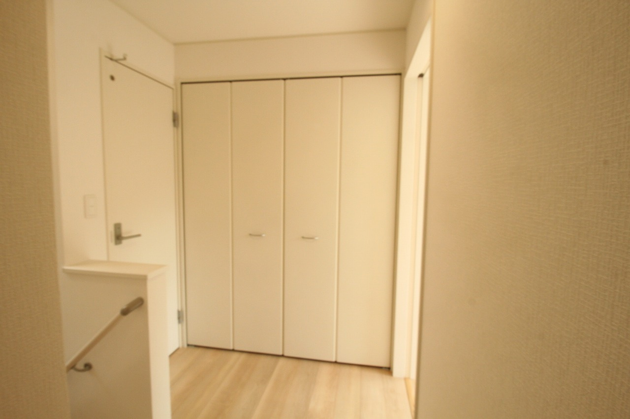 旭天神町第1　2号棟　2Fリビング（全2区画）の収納|2Ｆ　ホール