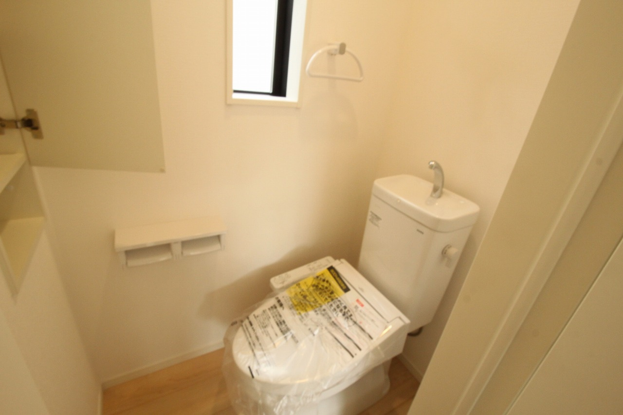 旭天神町第1　2号棟　2Fリビング（全2区画）のトイレ|2Ｆ