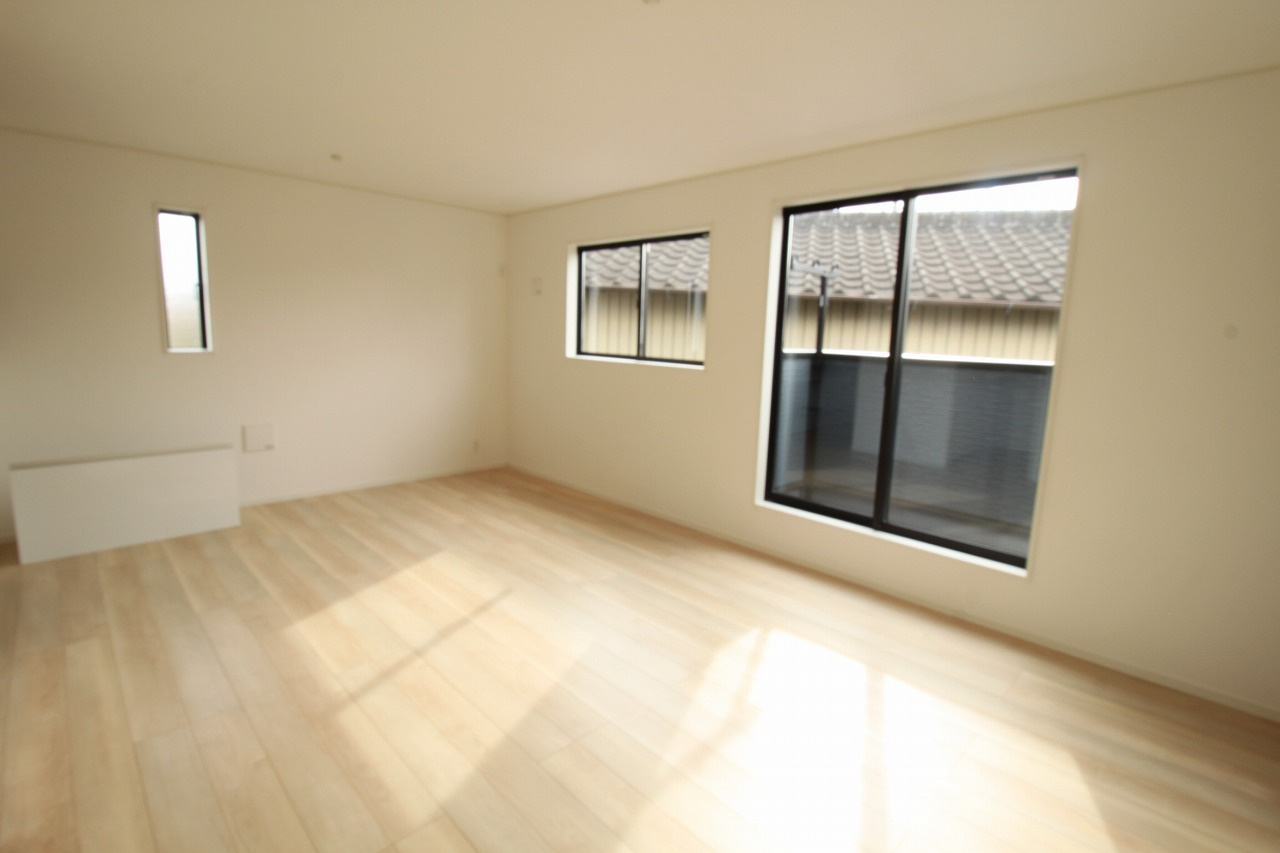 旭天神町第1　2号棟　2Fリビング（全2区画）の居間・リビング|2Ｆ　ＬＤＫ　15.7帖