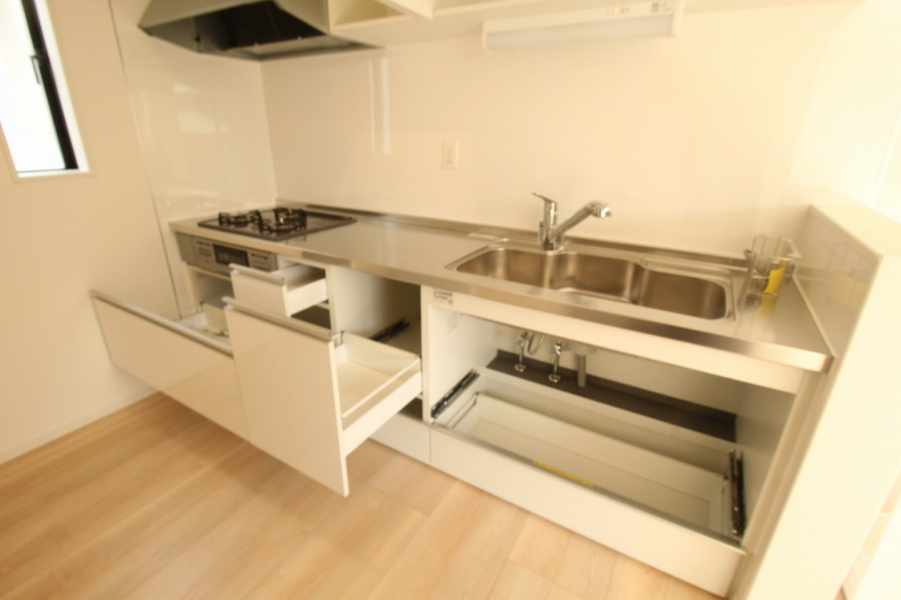 旭天神町第1　2号棟　2Fリビング（全2区画）のキッチン|収納