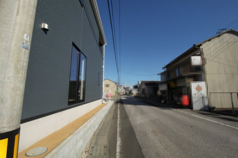 南国市大そね甲第1　新築戸建　1号棟　の前面道路含む現地写真
