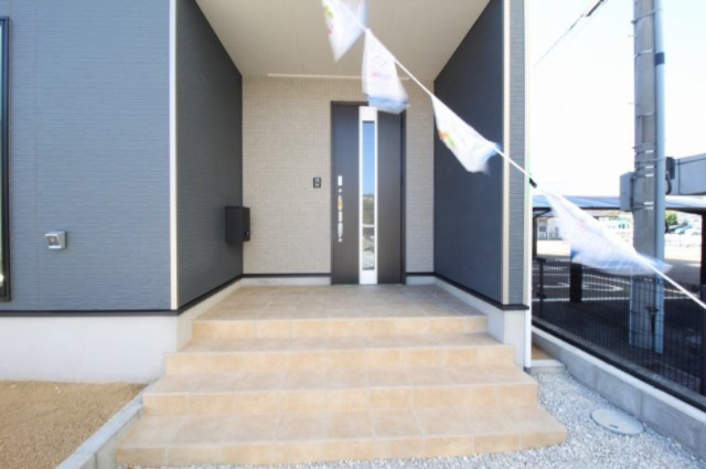 南国市大そね甲第1　新築戸建　1号棟　の玄関