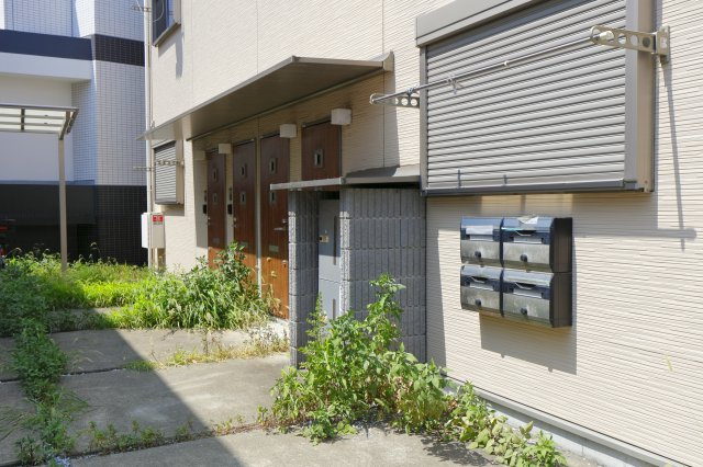 ウィング・ジムコB棟のエントランス