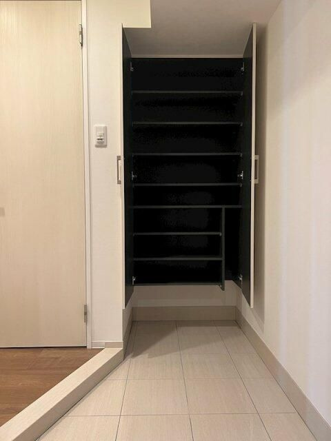 新品家具付きマンション台東３（ＫａＧｏｏｄ東京）の玄関