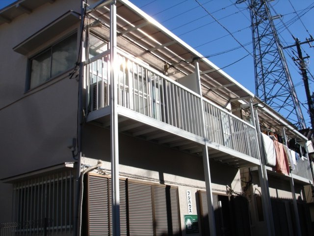 府中市多磨町１丁目のアパートの外観