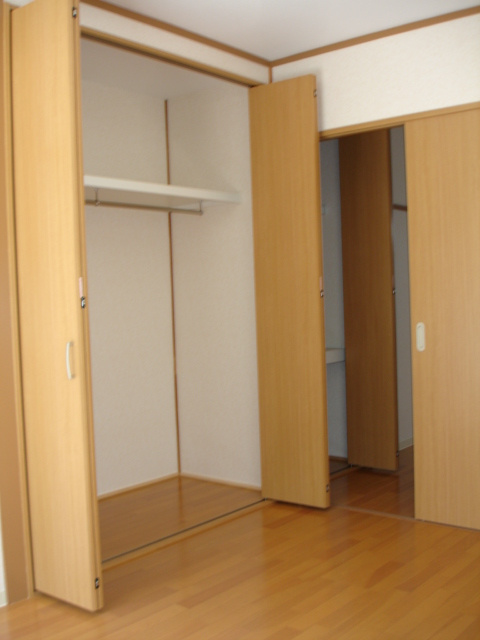 府中市多磨町１丁目のアパートの収納