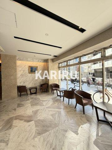 Innocent Doyamaのロビー