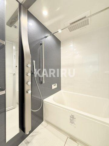 Innocent Doyamaの浴室