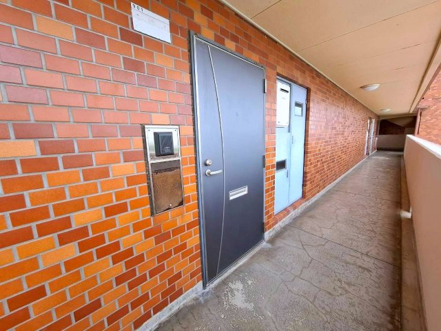 ライオンズマンション大文閣　9階の玄関