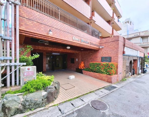 ライオンズマンション大文閣　9階のエントランス