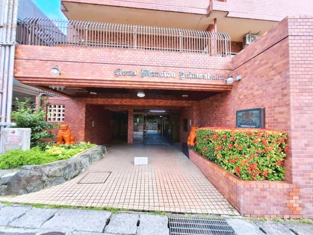 ライオンズマンション大文閣　9階のエントランス