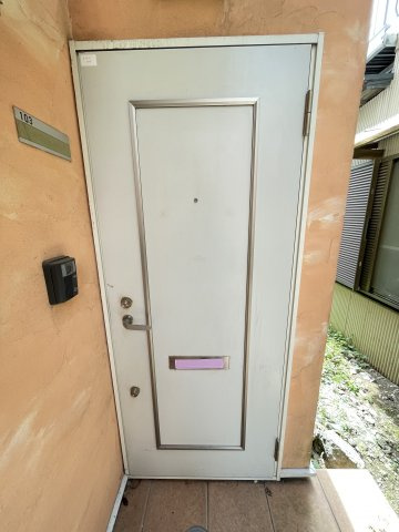 さくら横須賀中央の玄関