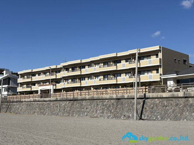 ディアコート逗子海岸の外観|逗子海岸そばのペット（細則による）と暮らせるフルリノベーション住宅