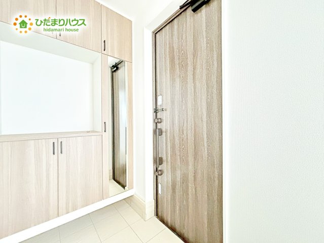 【玄関】 | 神栖若松中央5丁目24-1期　新築戸建　2号棟 | 使い勝手の良い大きなシューズボックス☆乱雑になりがちな玄関をスッキリ見せてくれます！