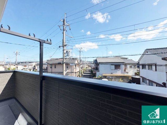 城陽市枇杷庄　第3期　新築一戸建てのバルコニー|ワイドバルコニーは洗濯物を干すスペースが広いのでご家族が多くても安心！