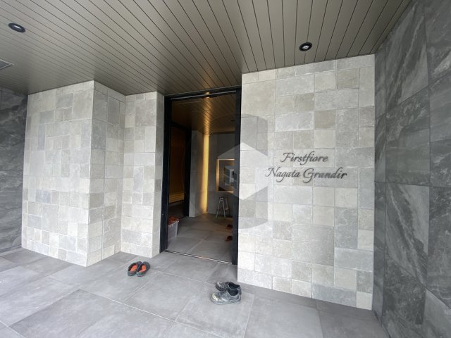 ファーストフィオーレ長田グランディールのエントランス